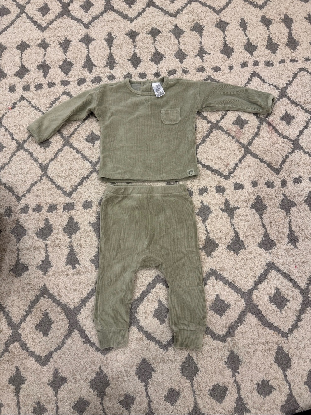 Modern Moments Soft Olive 2 Piece Velour set Size 12 months